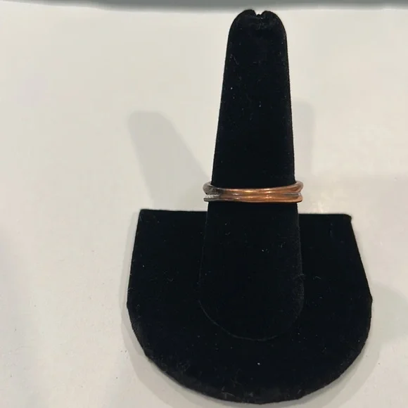 Sailor’s knot copper & silver colored ring. Size 8 - Picture 3 of 3